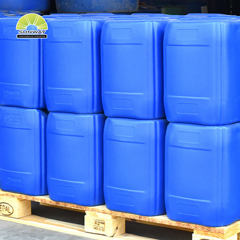 Matérias-primas para detergente de roupa: óleos sintéticos, trietilhexanoína para cosméticos.